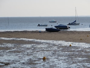 Le Bassin d'Arcachon-bateaux en attente-