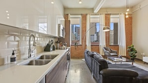 1 bedroom - Convention Center Self Check - In 1bd in Downtown (Dallas)