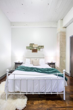 2 Schlafzimmer, Schreibtisch, laptopgeeigneter Arbeitsplatz