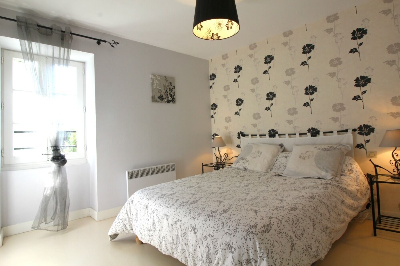 3 bedrooms, iron/ironing board, travel cot, Internet