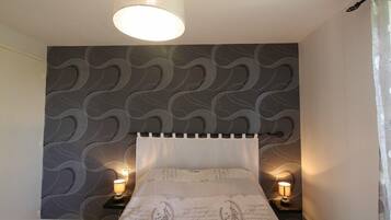 3 chambres, fer et planche Ă repasser, lit parapluie, accĂšs Internet