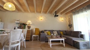 Living area - Gite Mimi YUU - Saint Laurent Medoc (SAINT LAURENT MEDOC)