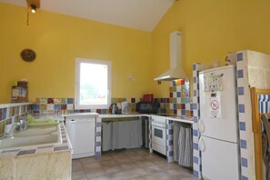Refrigerador, horno, parrilla de estufa y lavavajillas 