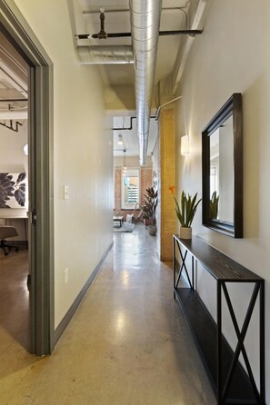 2 bedrooms - Convention Center Touchless 2bd Downtown (Dallas)