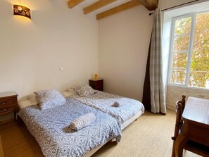 4 Schlafzimmer, Bügeleisen/Bügelbrett, Reisekinderbett, Internetzugang