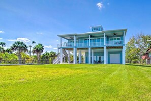 Exterior - Homosassa Riverfront Home - Prime Location. (Homosassa)