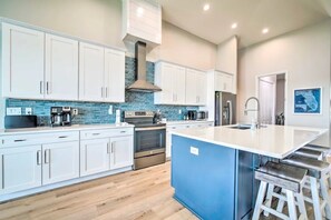 Private kitchen - Homosassa Riverfront Home - Prime Location. (Homosassa)