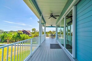 Exterior detail - Homosassa Riverfront Home - Prime Location. (Homosassa)