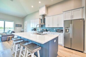 Private kitchen - Homosassa Riverfront Home - Prime Location. (Homosassa)