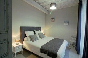 3 bedrooms, iron/ironing board, travel cot, Internet - Le Métayer - Laroque (LAROQUE)