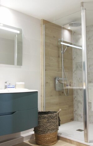 Bathtub