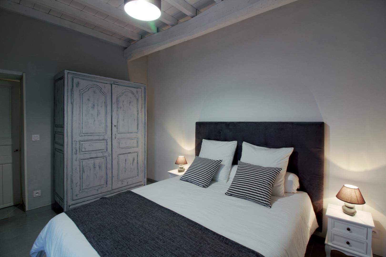 5 chambres, fer et planche à repasser, lit parapluie, accès Internet
