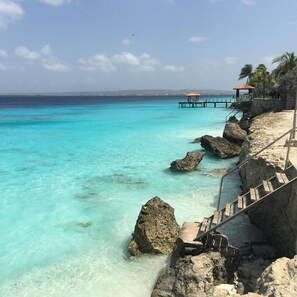 Chaise longue, serviettes de plage