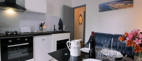 Kühlschrank, Ofen, Herdplatte, Geschirrspüler