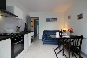 Kühlschrank, Ofen, Herdplatte, Geschirrspüler