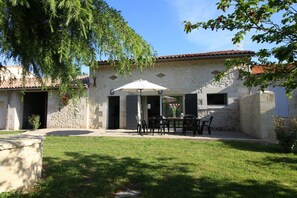 Outdoor dining - Gîte du Camba - Arcins (ARCINS)