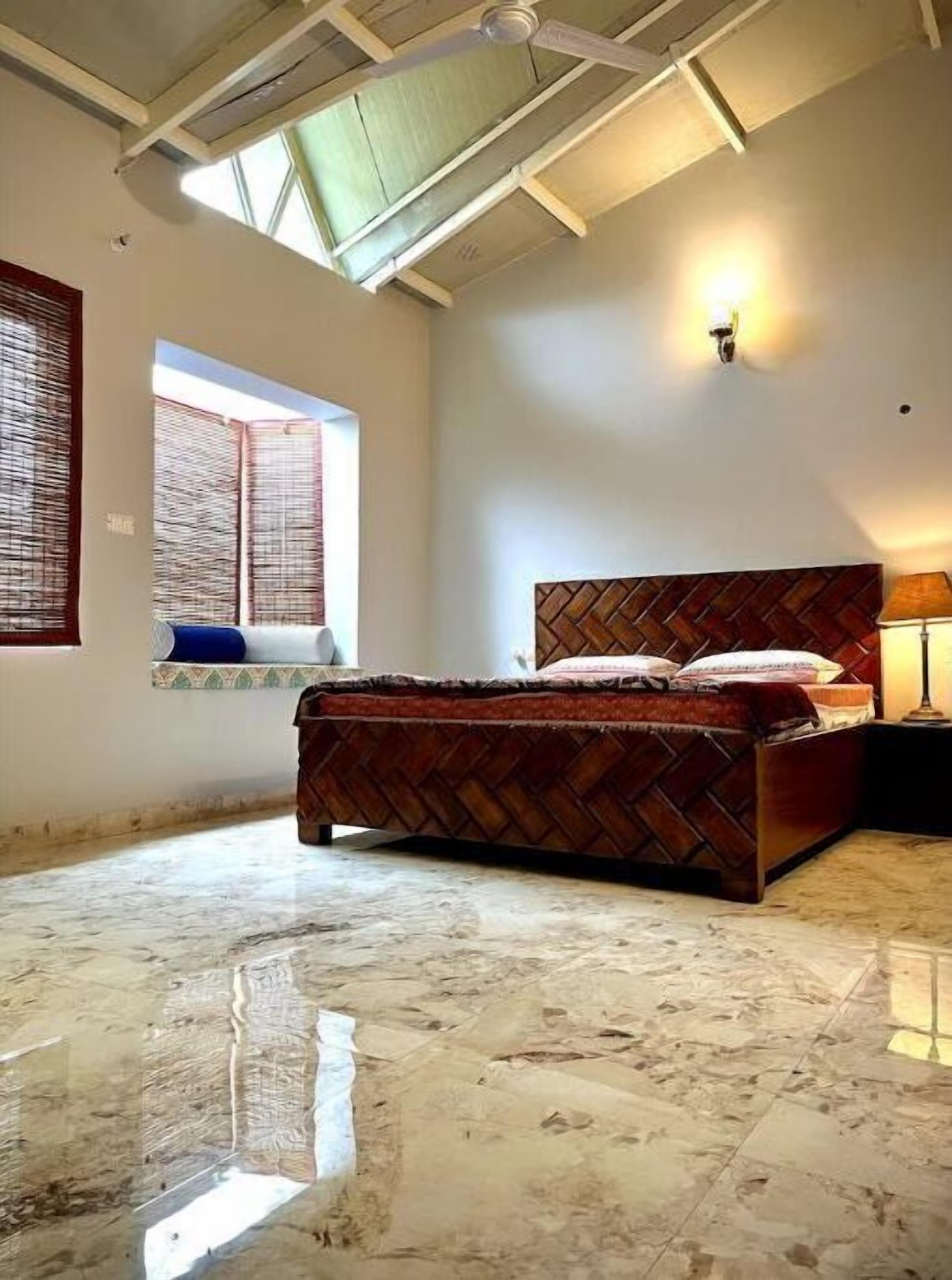 3 bedrooms, in-room safe, desk, free WiFi