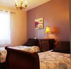 2 bedrooms, iron/ironing board, travel cot, Internet - Les Chênes - Hourtin (HOURTIN)