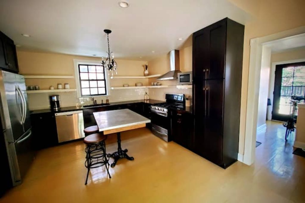 Cozy Home in Historic West End Perfect for Ironman