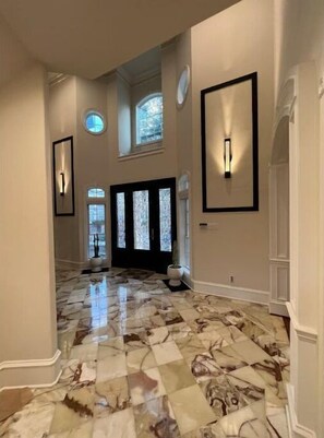 Interior - Luxurious 4BR Villa in The ❤️ of Galleria (Houston)