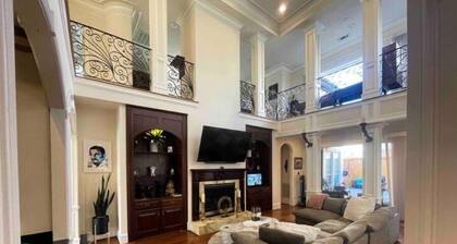 Luxurious 4BR Villa in The ❤️ of Galleria