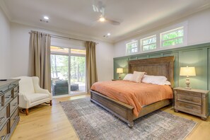 5 Schlafzimmer, Schreibtisch, Bügeleisen/Bügelbrett, WLAN