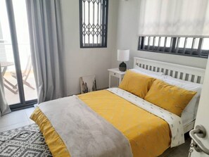 2 bedrooms, iron/ironing board, free WiFi, bed sheets