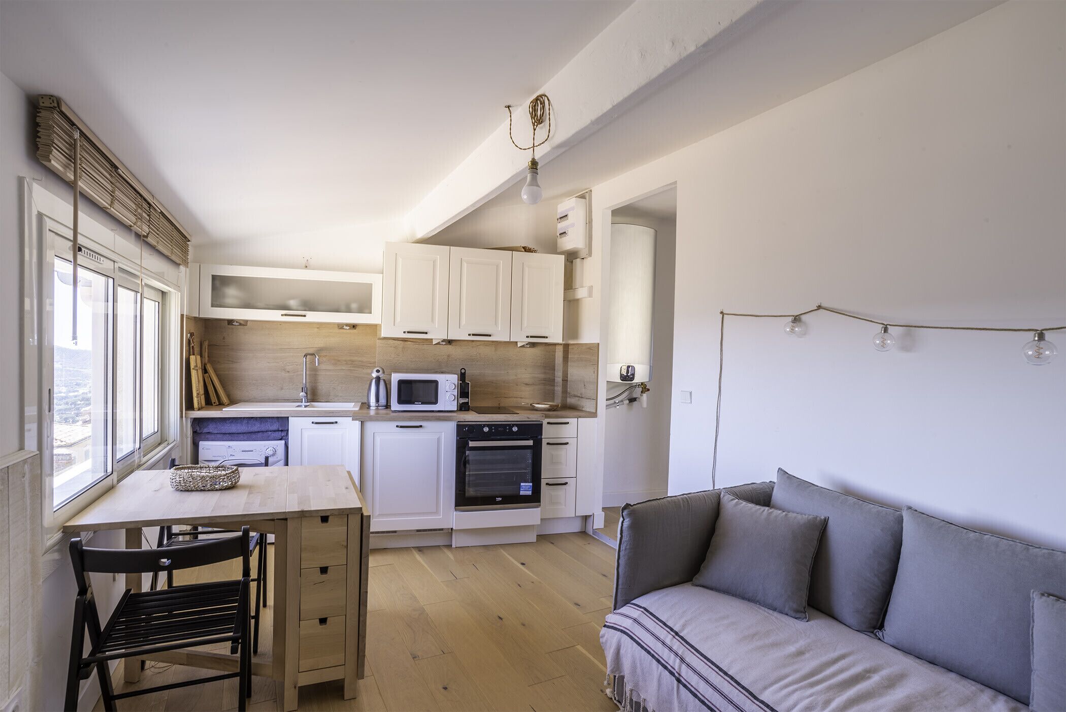 Bright 29m ² with nice view in Bormes-les-mimosas