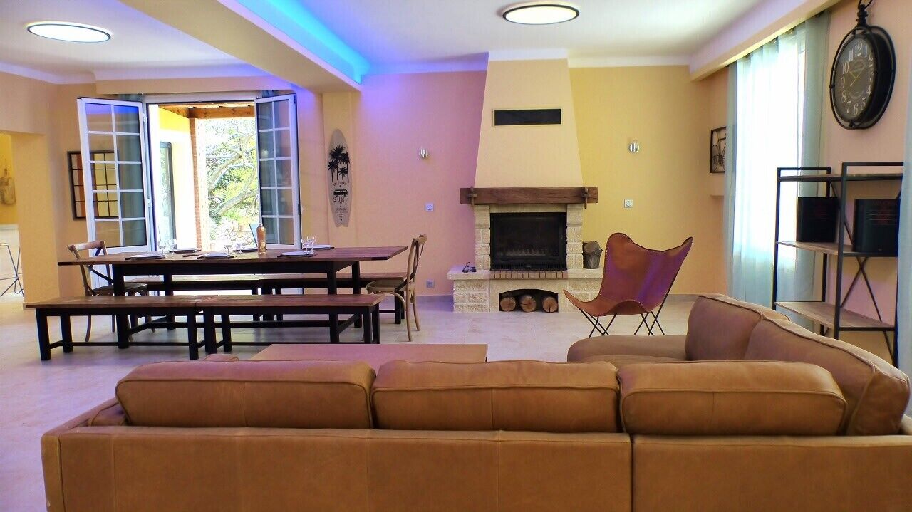 Bright house with garden and private pool