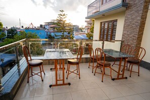 Rooftop terrace - Better In Boudha Hotel (Kathmandu)