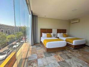 Habitación doble estándar, 2 camas matrimoniales, para no fumadores | Ropa de cama de alta calidad y edredón 