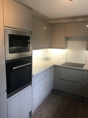 Apartment, Multiple Beds | Private kitchen | Fridge, microwave, oven, stovetop - Gardenside, Free Private Parking (Windermere)