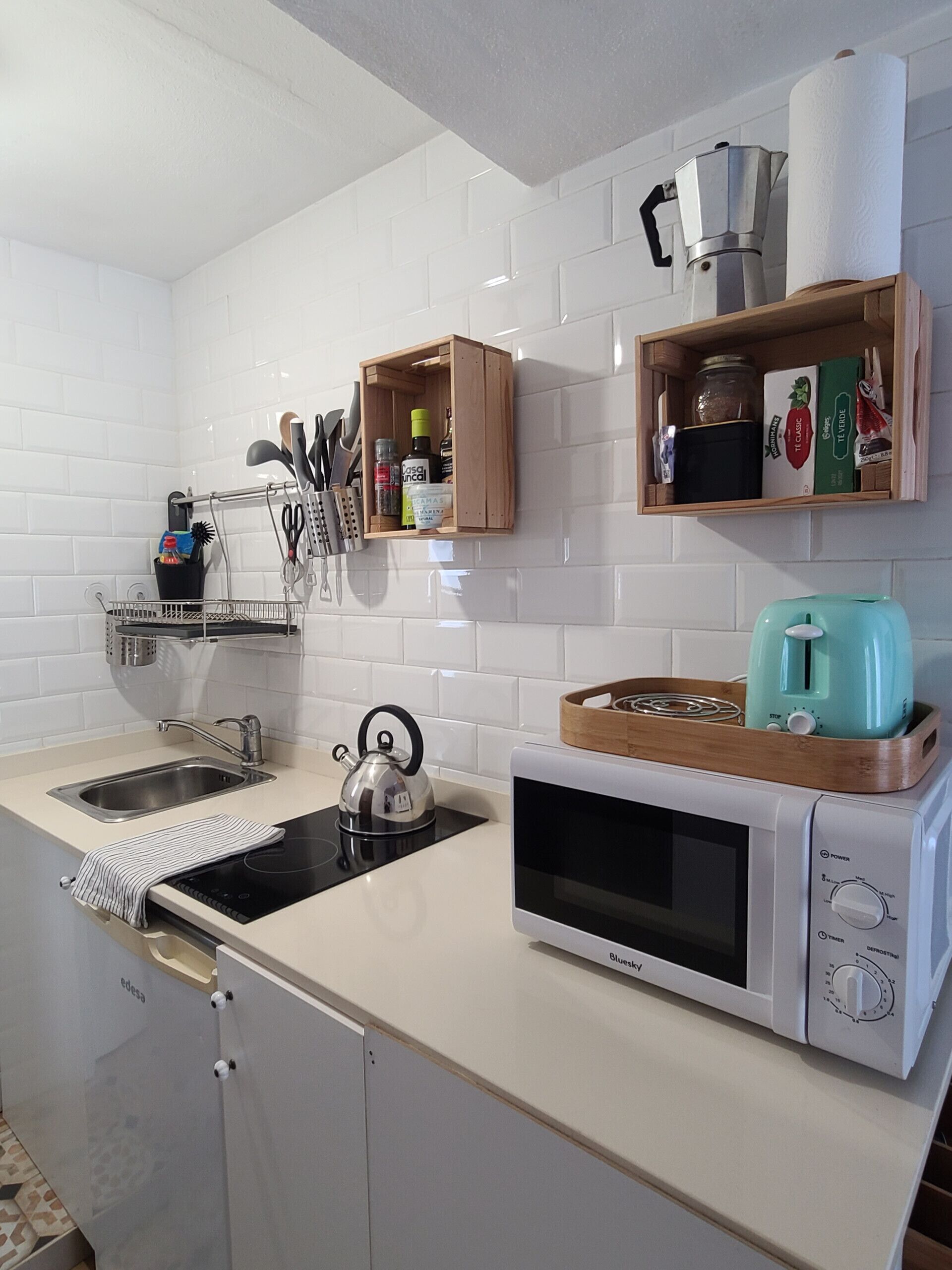 Fridge, microwave, coffee/tea maker, electric kettle