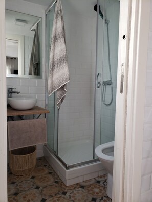 Shower, towels - 113 Livingtarifa Amapola (Tarifa)