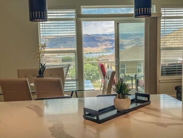 Interior - B51-Executive Getaway Sunserra Columbia River (Quincy)