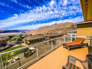 Terrace/patio - B51-Executive Getaway Sunserra Columbia River (Quincy)