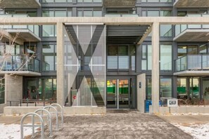 Exterior - *Friendly* City Suite in Kensington *2bed+2Bath* (Calgary)