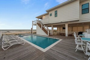 Outdoor pool - St. George Island Pool, Hot Tub & Beach Access (Saint George Island)