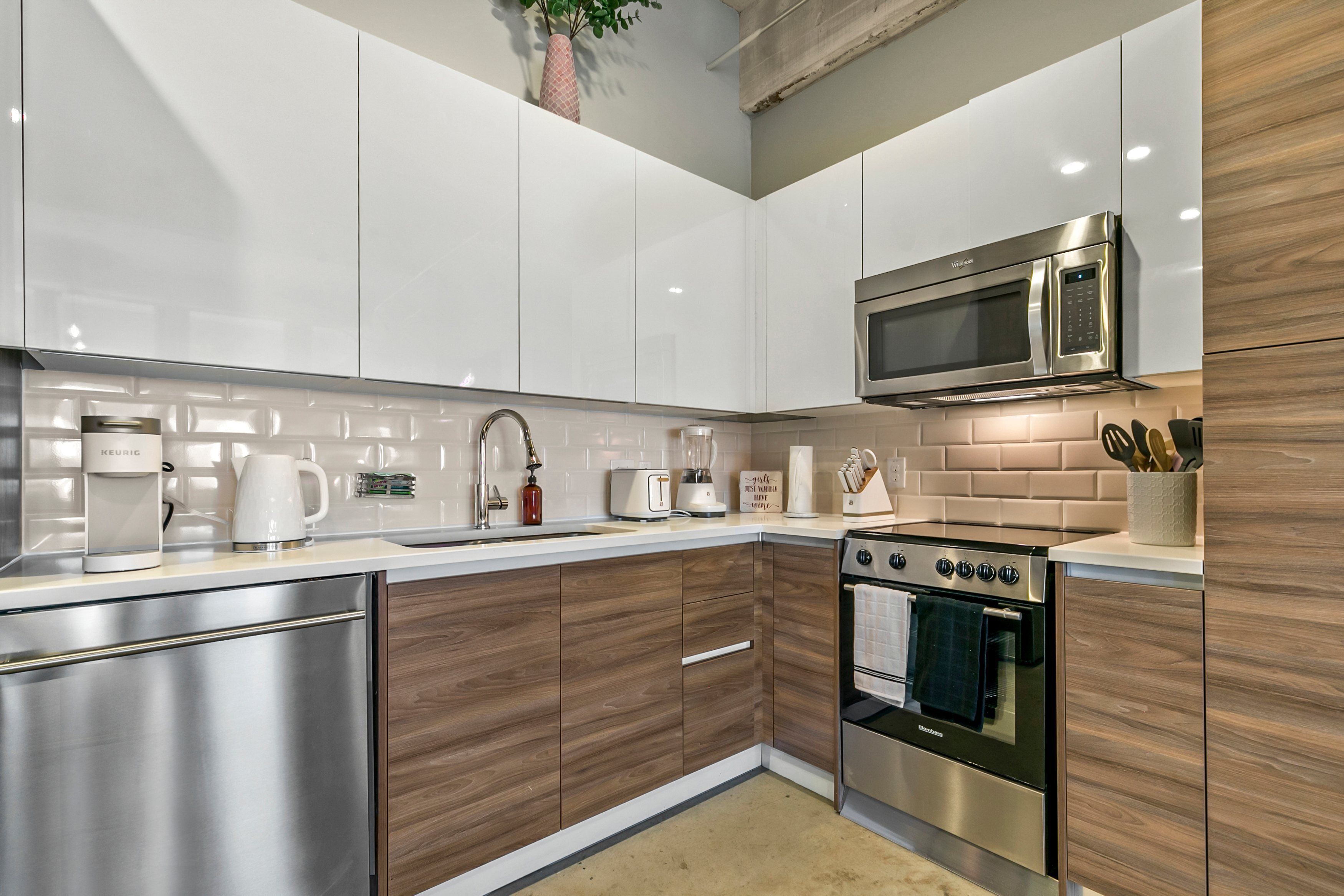 Amyfinehouse Stylish 2BR Loft in Downtown Dallas Pool+Downtown Views+Valet