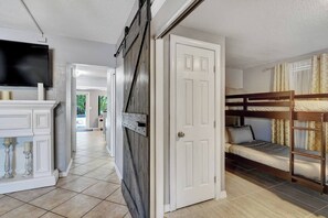 3 chambres, fer et planche à repasser, lit parapluie, Wi-Fi gratuit