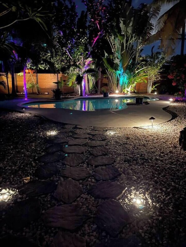 A heated pool - Seahorse Ranch| 3BR Heated Pool | Home near Beach (Fort Lauderdale)