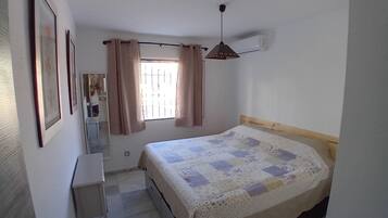 1 bedroom, iron/ironing board, free WiFi, bed sheets