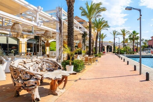 YOLO Spaces -Sotogrande- Puerto Boutique Apartment