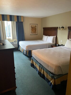 Standard Double Room | Laptop workspace, blackout drapes, iron/ironing board, free WiFi - The Boardwalk Inn (Branson)