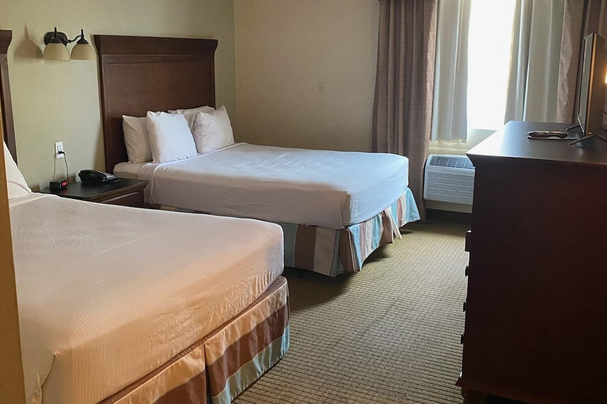 Standard Double Room, Accessible Bathtub