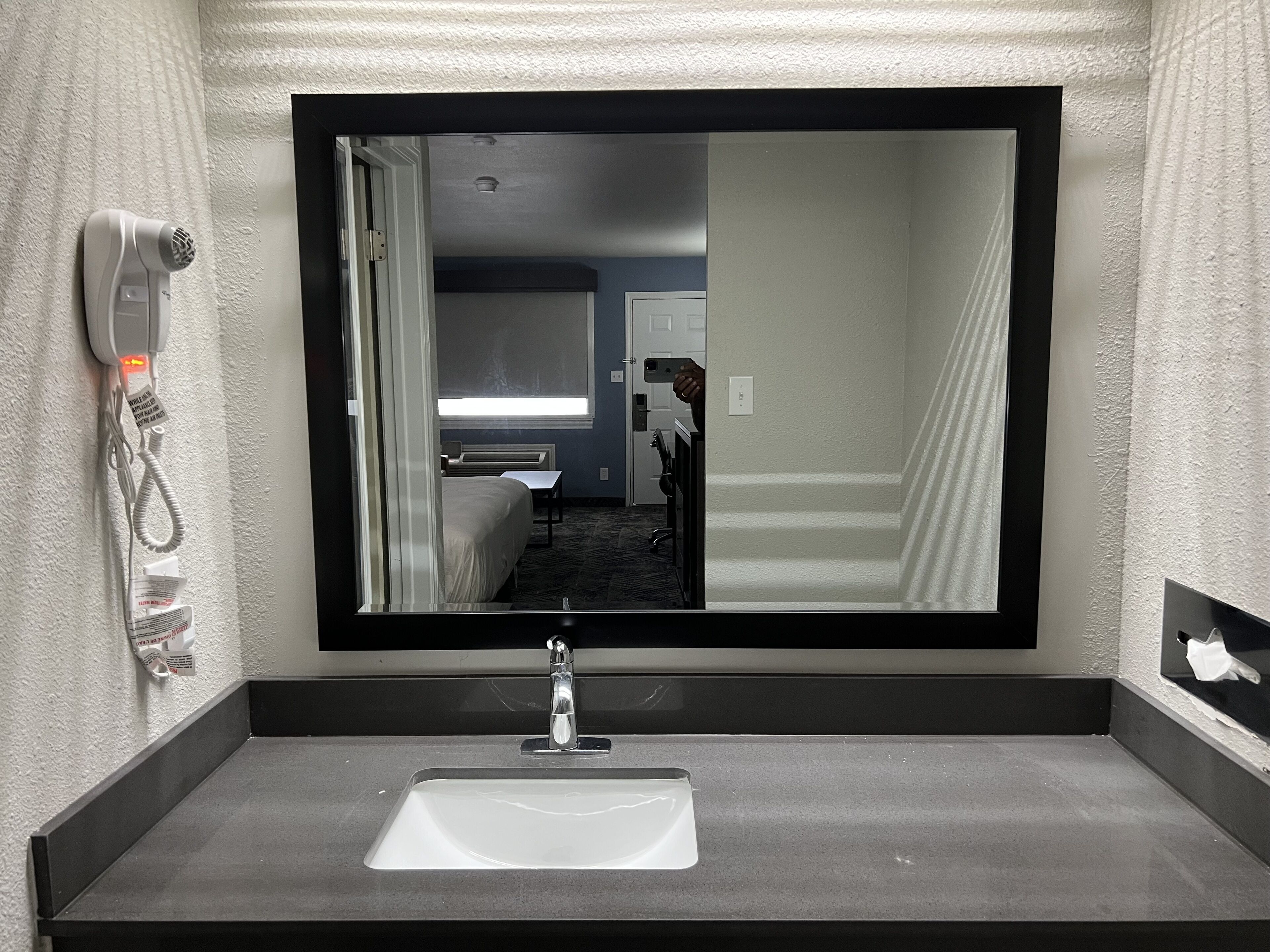 Deluxe enkelrum | Badrum | Badkar, hårtork, handdukar och tvål