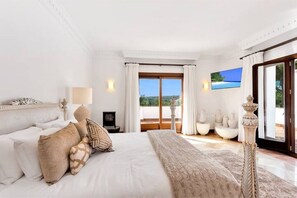 5 bedrooms, in-room safe, iron/ironing board, travel crib