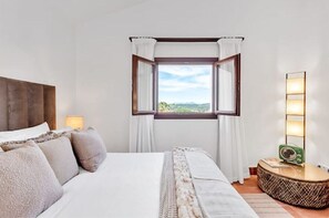 5 Schlafzimmer, Zimmersafe, Bügeleisen/Bügelbrett, Reisekinderbett