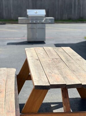 Outdoor dining - The Global Life Suite! (Arlington)
