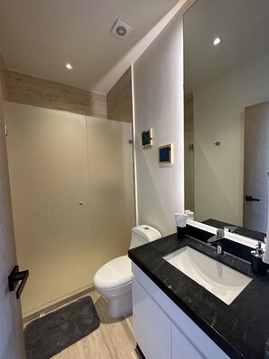 Monolocale panoramico | Bagno | Asciugacapelli